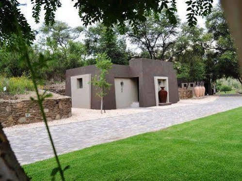 Hotel Sun Karros Daan Viljoen Windhoek Esterno foto